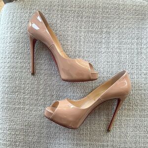 Christian Louboutin NIB Very Prive 120 Nude 6.5